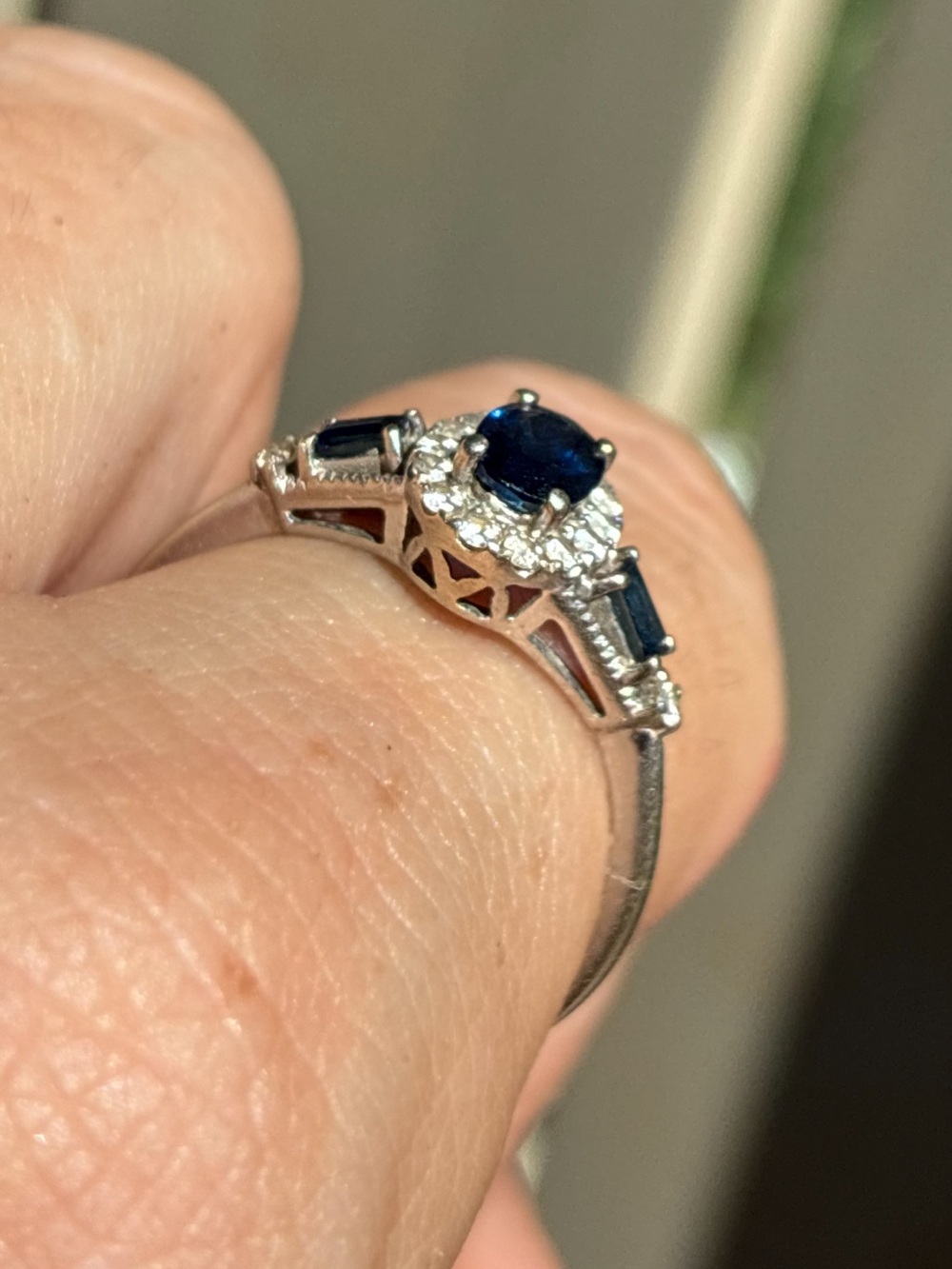 Solid 10k gold genuine diamond/royal blue sapphire ring high end - Picture 9 of 14